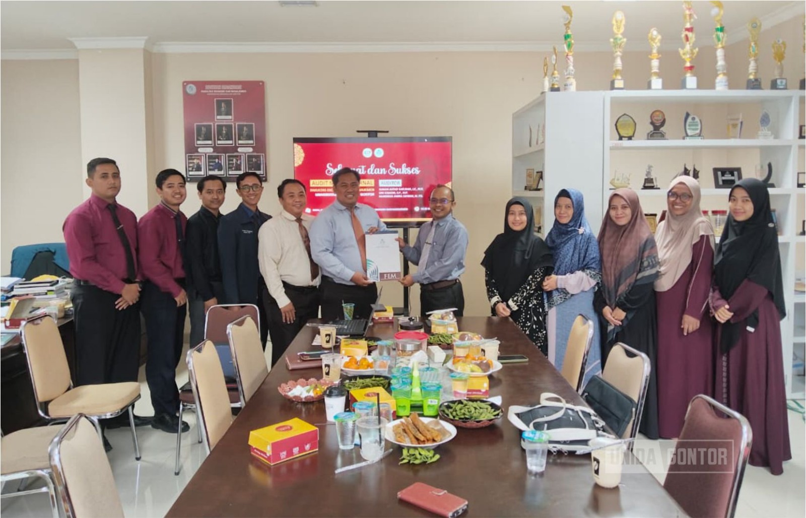 Tim auditor internal melaksanakan Audit Mutu Internal (AMI) di Fakultas Ekonomi dan Manajemen UNIDA Gontor.