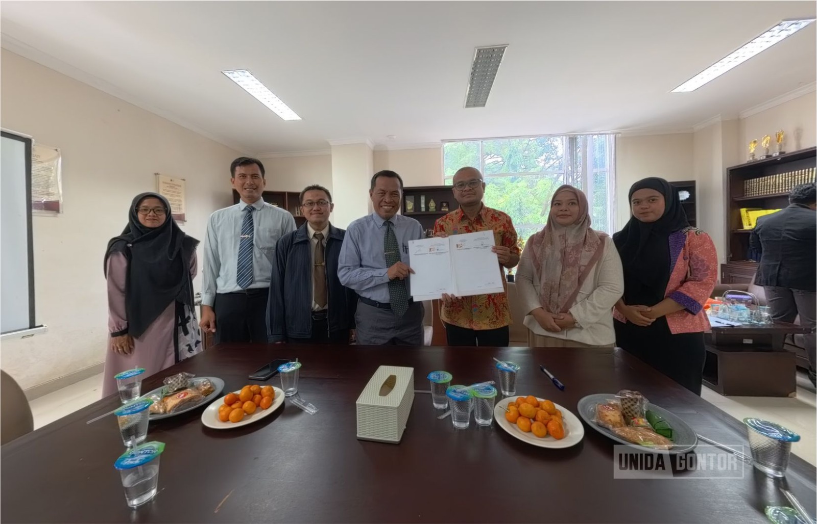 Pertemuan resmi FSH UNIDA Gontor dengan DPC PERADI Wonosari di kampus UNIDA Gontor.