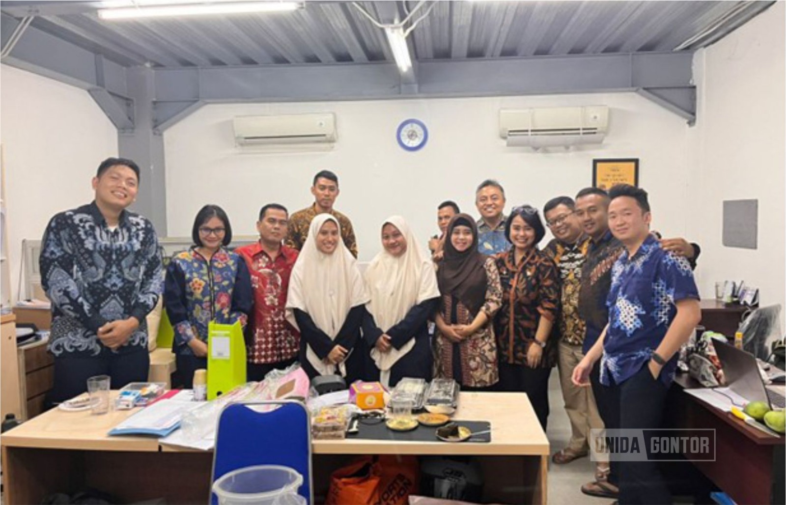 Dua mahasiswi UNIDA Gontor magang di Direktorat Hukum BAKAMLA RI dan menyusun policy brief.