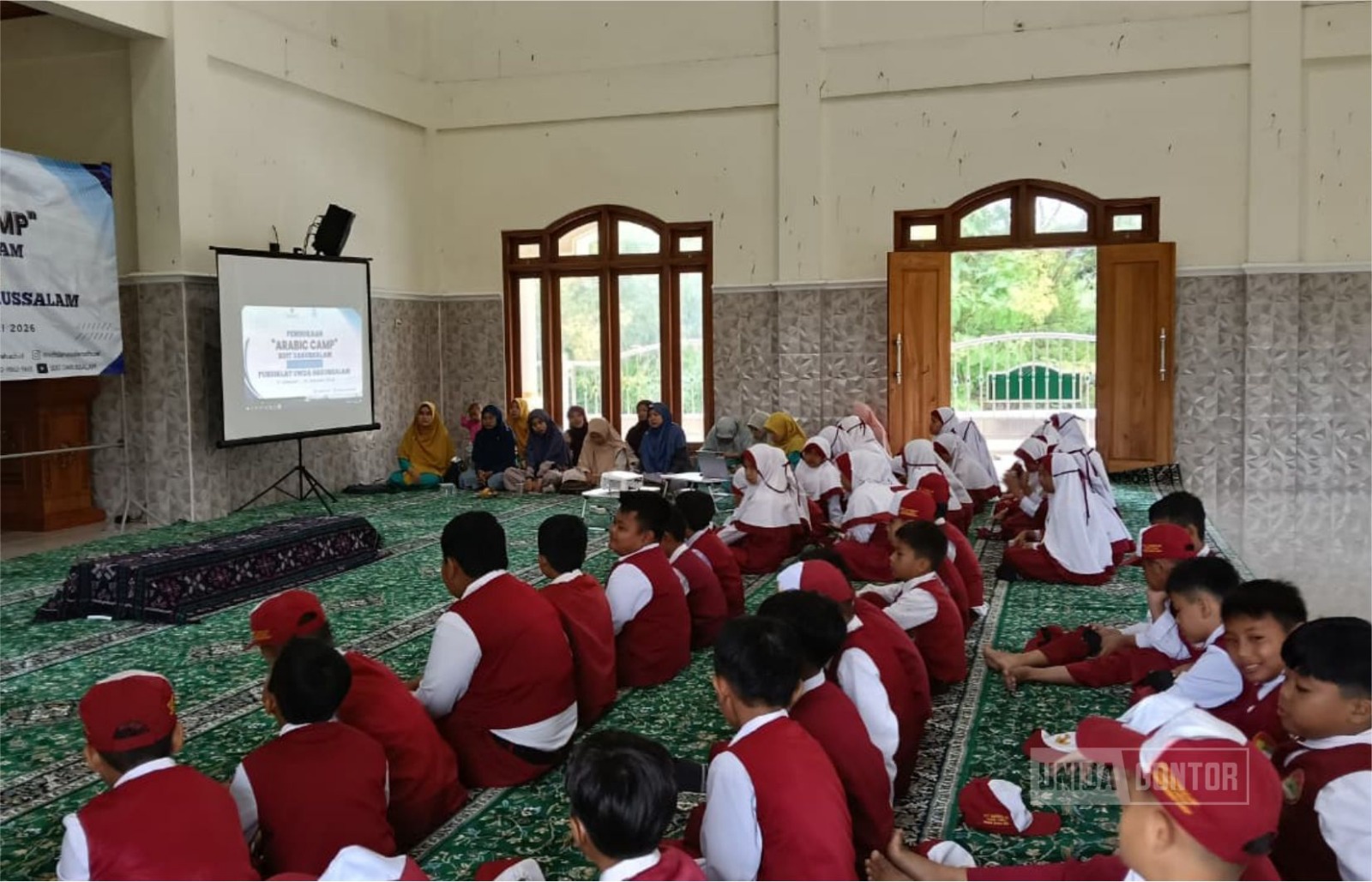 Pembukaan Arabic Camp SDIT Hadlonah Darussalam bersama Pusdiklat UNIDA Gontor di Masjid Arkanuddin.