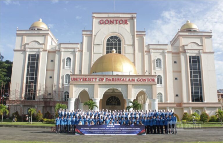 Sambutan pembukaan Pelatihan Bahasa Arab–Inggris dan kepemimpinan MTSN 1 Madiun di UNIDA Gontor.