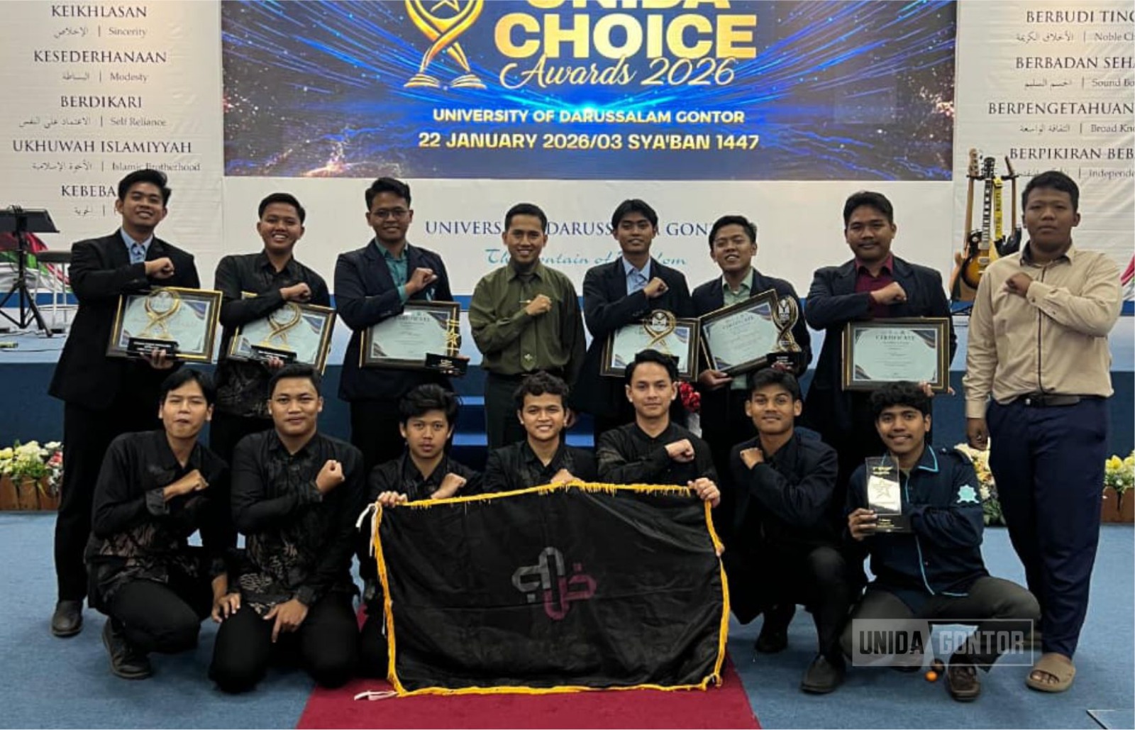 Kegiatan UNIDA Choice Award 2026 dengan mahasiswa Prodi PBA penerima penghargaan