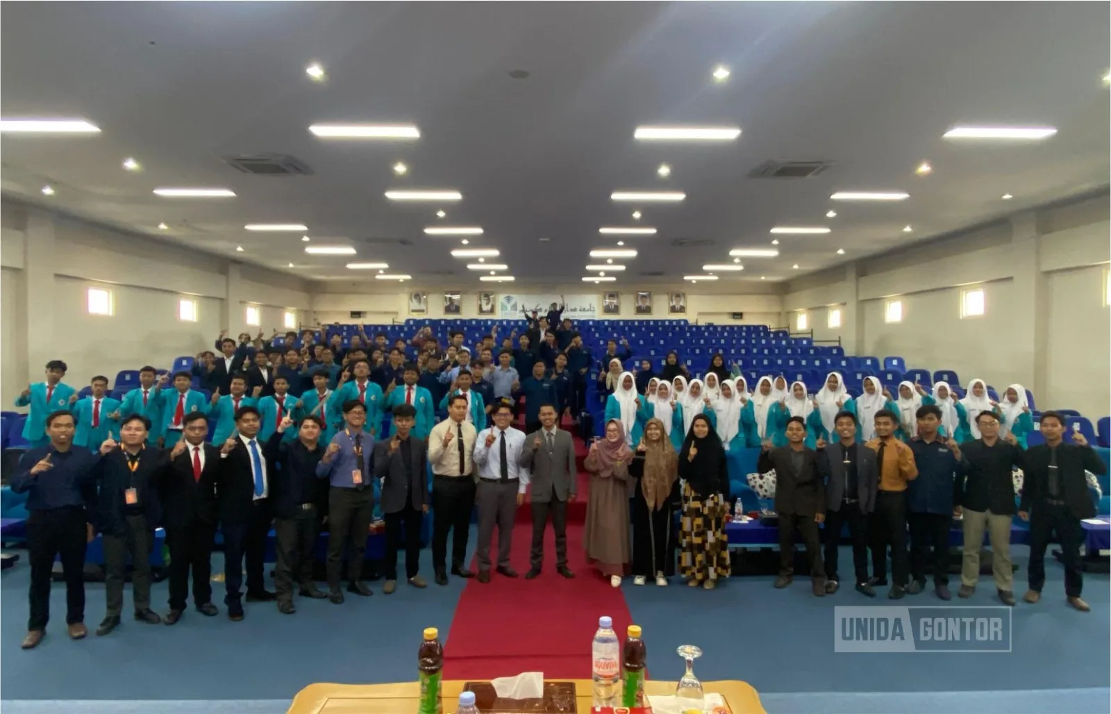 Seminar Communication Festival 6.0 di Hall Lantai 4 Gedung Terpadu UNIDA Gontor, peserta menyimak pemaparan narasumber bertema aksi mahasiswa di era AI.