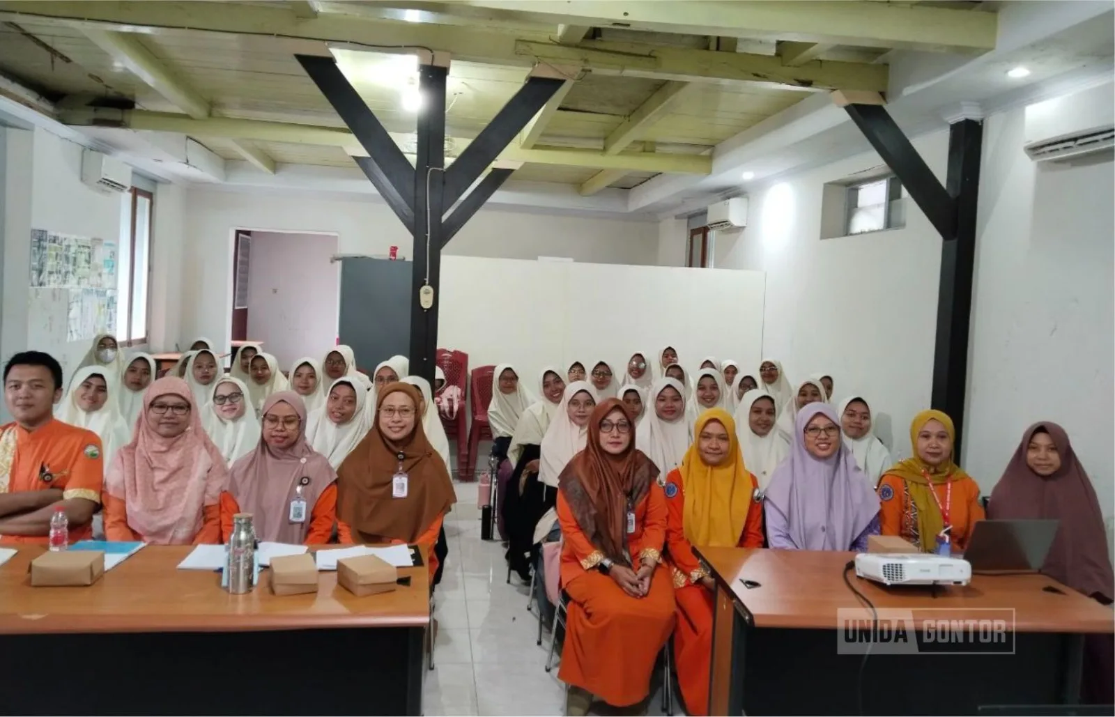 Serah terima 39 mahasiswi Ilmu Gizi UNIDA Gontor untuk praktik Pre-Klinik di RSUD dr. Soeroto Ngawi.