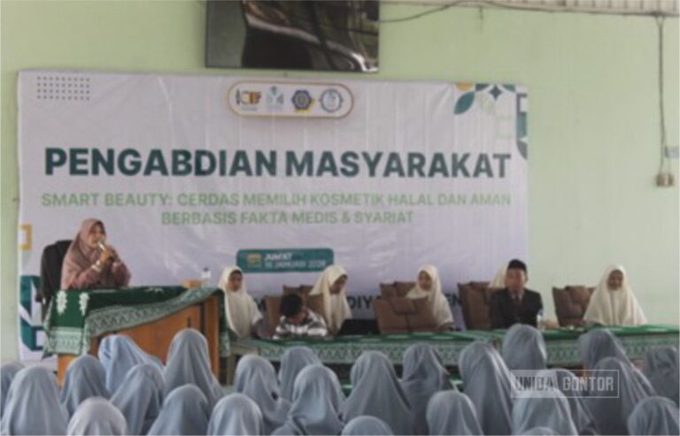 Pemateri Prodi Farmasi UNIDA Gontor menyampaikan sosialisasi PMB di SMA Trensains Muhammadiyah Sragen.