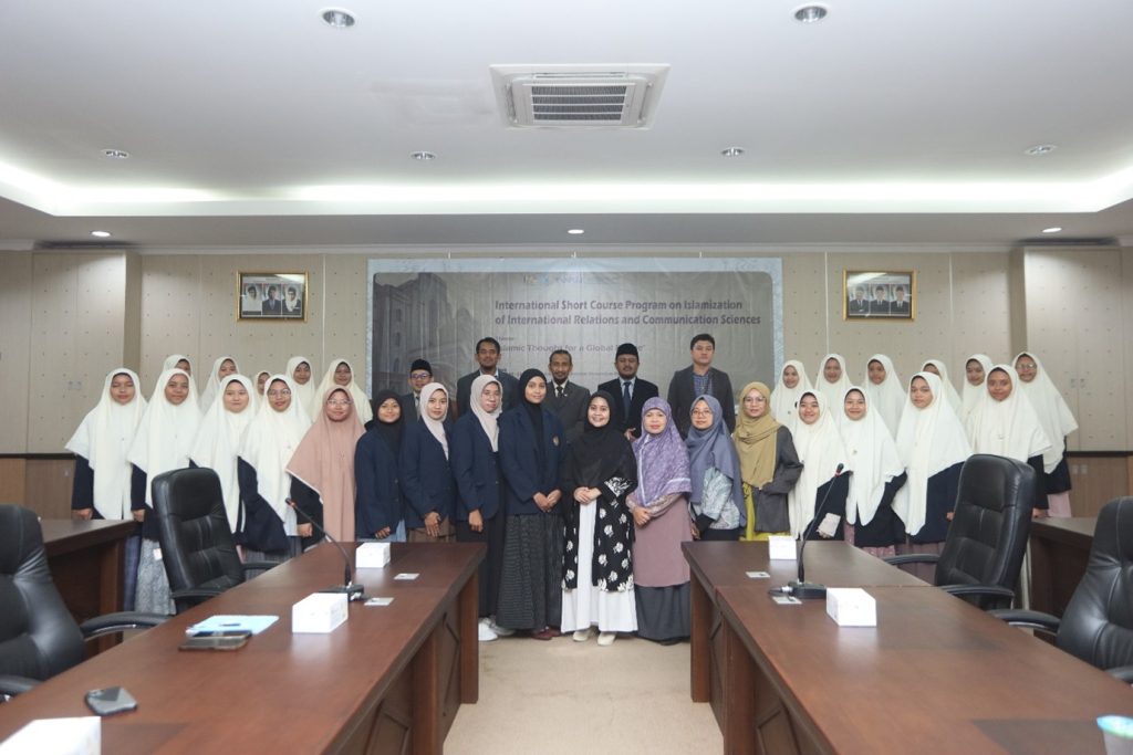 Fakultas Humaniora UNIDA Gontor Buka INSPIRE: Momentum Syiar Islamisasi Ilmu