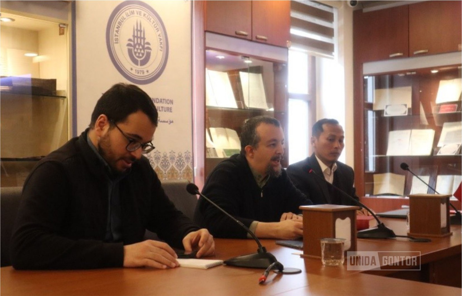 Peserta INCRIC 2026 mengikuti kajian Al-Maktubat Risale-i Nur di Istanbul bersama Dr. Abdullah Santiago.