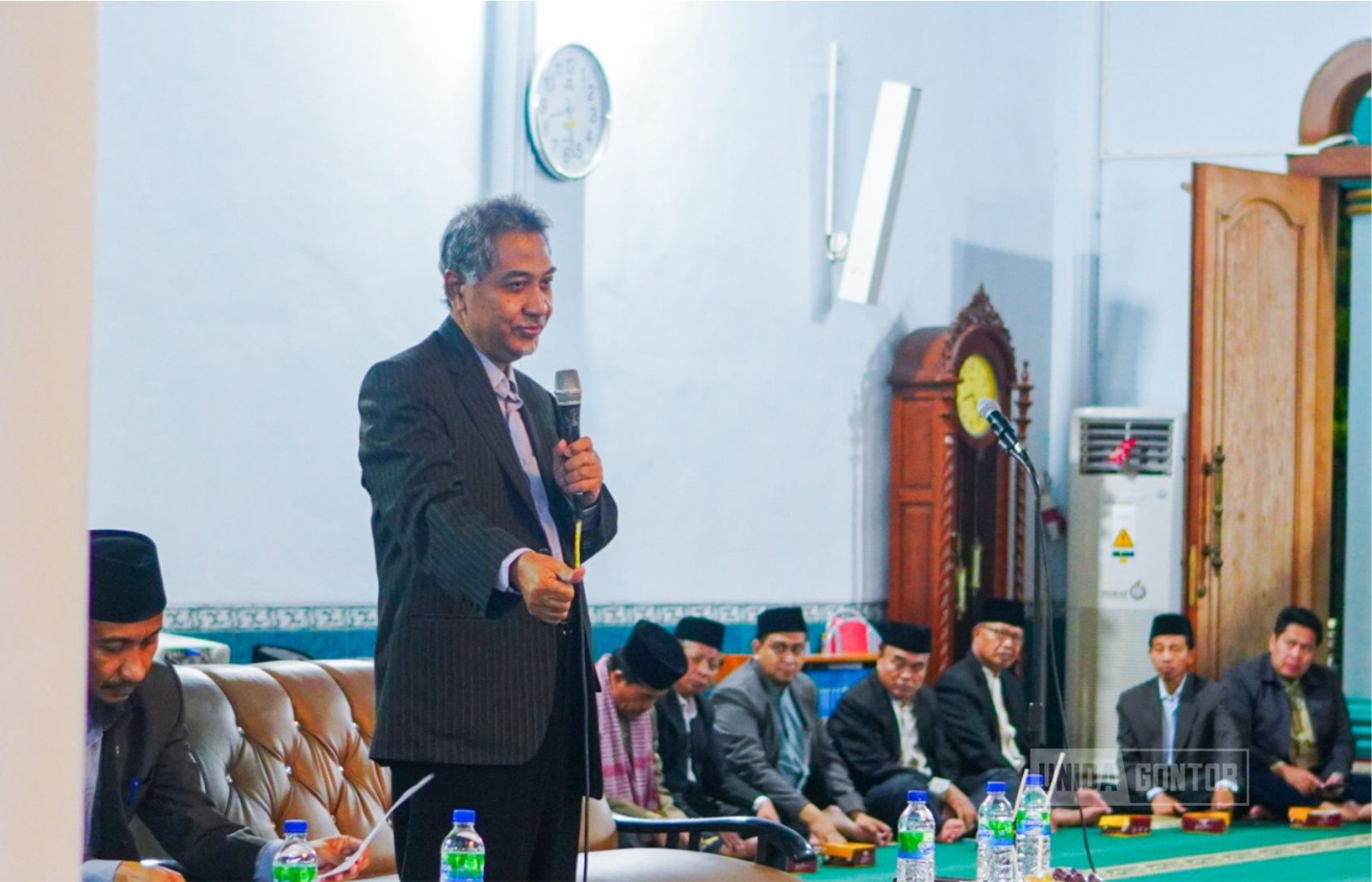 Rektor UNIDA Gontor menyampaikan pesan dan nasihat menjelang liburan di Masjid Jami’.