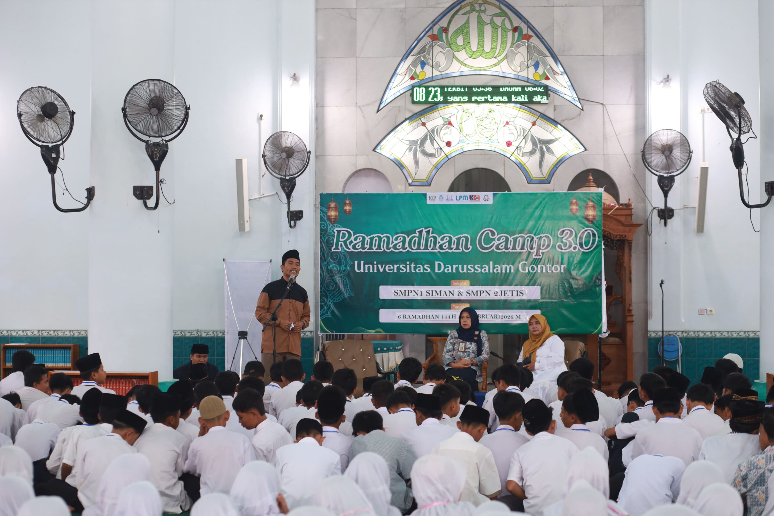 Siswa SMP N 1 Siman dan SMP N 2 Jetis mengikuti pembinaan Ramadhan Camp 3.0 di UNIDA Gontor.