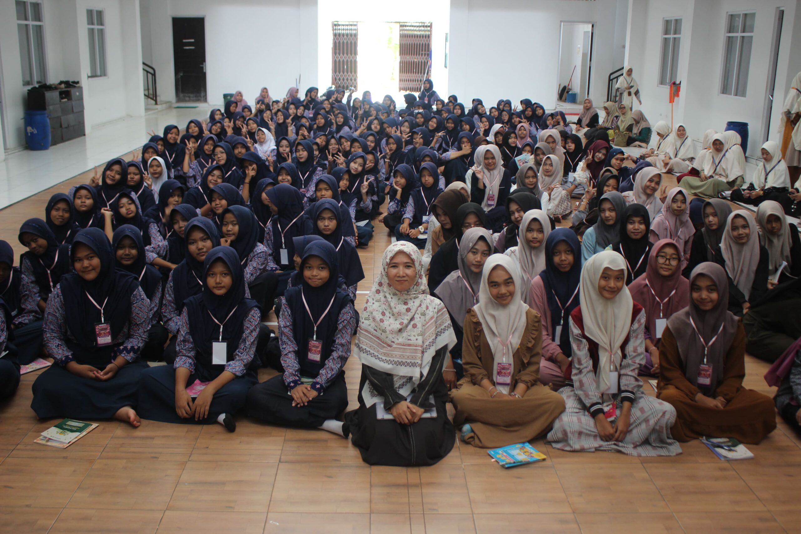 Siswa SMP N 1 Siman dan SMP N 2 Jetis mengikuti pembinaan Ramadhan Camp 3.0 di UNIDA Gontor.