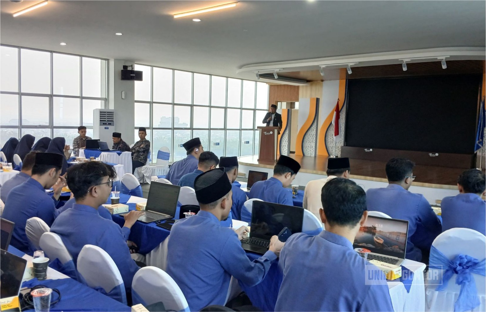 Peserta mengikuti Alikhtibar Intensive Arabic Course di IIBS Thursina Malang