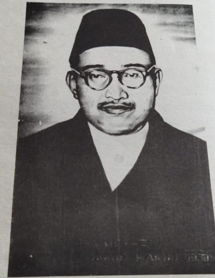 Suasana kajian pendidikan Islam membahas Tafsir Madrasi dan integrasi intelektualisme Minangkabau dalam kurikulum KMI Gontor.