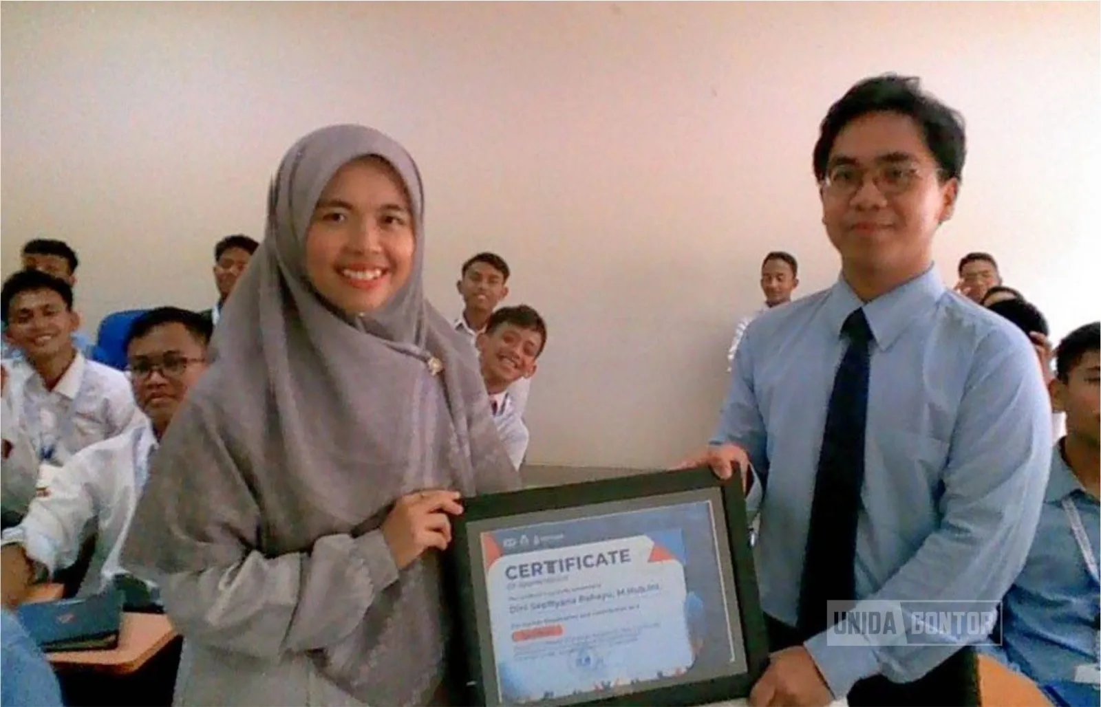 Mahasiswa baru Hubungan Internasional UNIDA Gontor mengikuti orientasi di Gedung Terpadu Kampus A