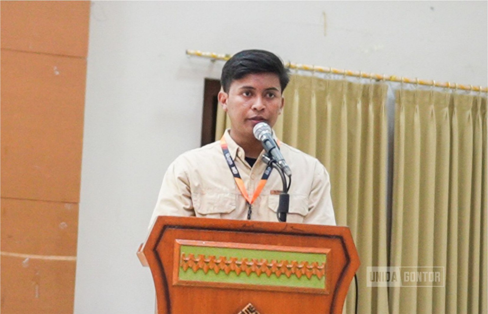 Pembukaan Divisi Pembelajaran HIMAKOM Universitas Darussalam Gontor di Hall CIOS bersama mahasiswa baru Ilmu Komunikasi.