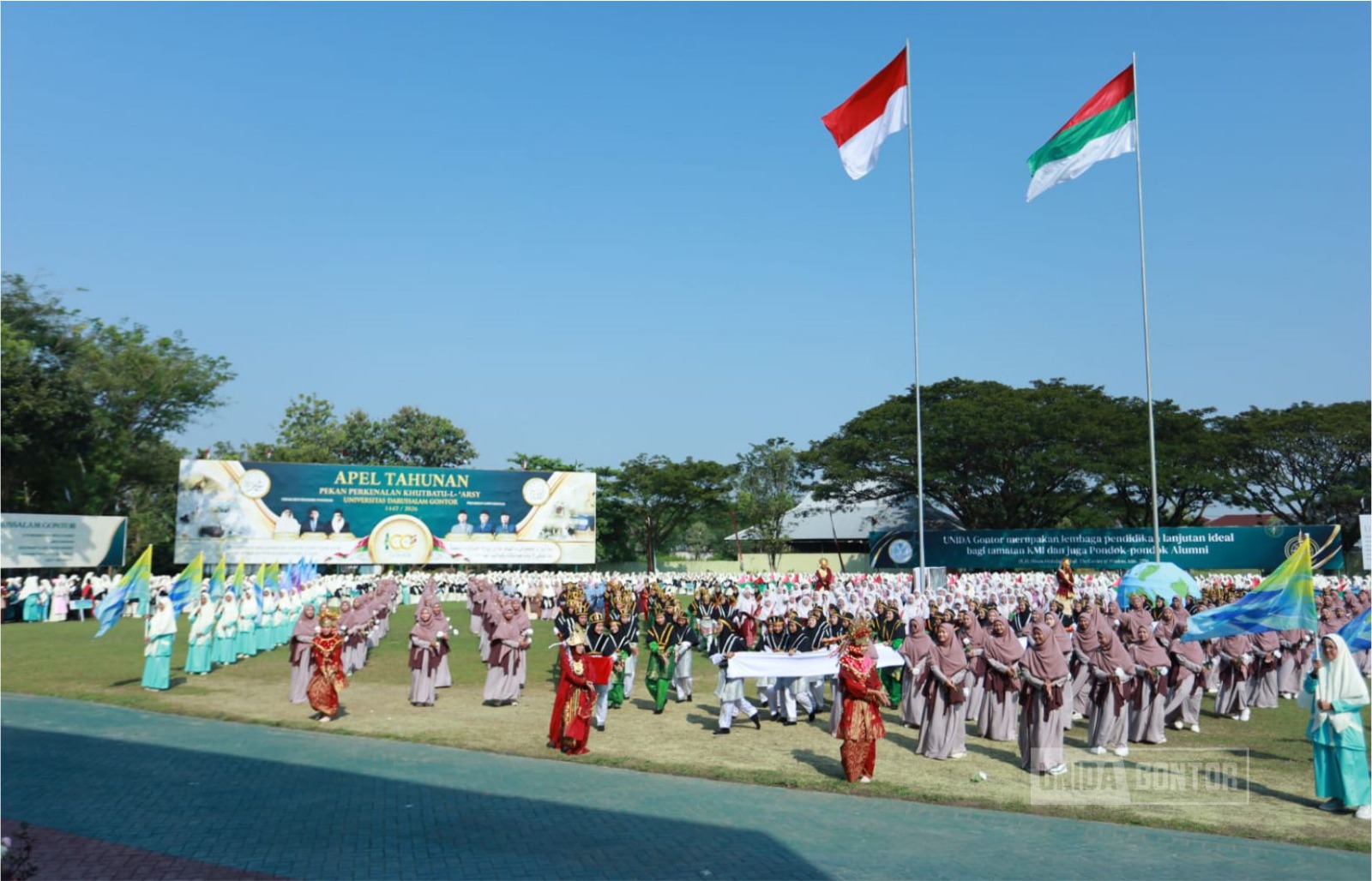 Mahasiswi UNIDA Gontor Kelas C mengikuti Apel Tahunan PPKA 2026 dengan atraksi nilai dan peradaban di lapangan kampus
