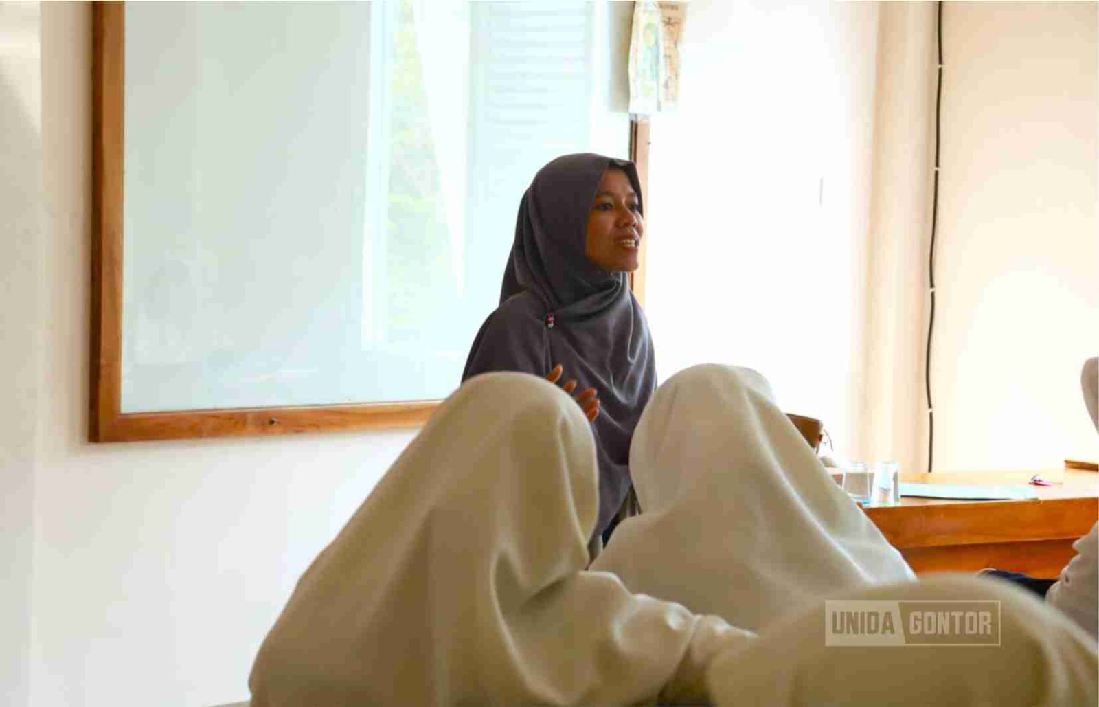 Diskusi dan pembacaan Buku Khutbatu-l-‘Arsy bersama sivitas akademika UNIDA Gontor Kelas C dalam rangka PPKA
