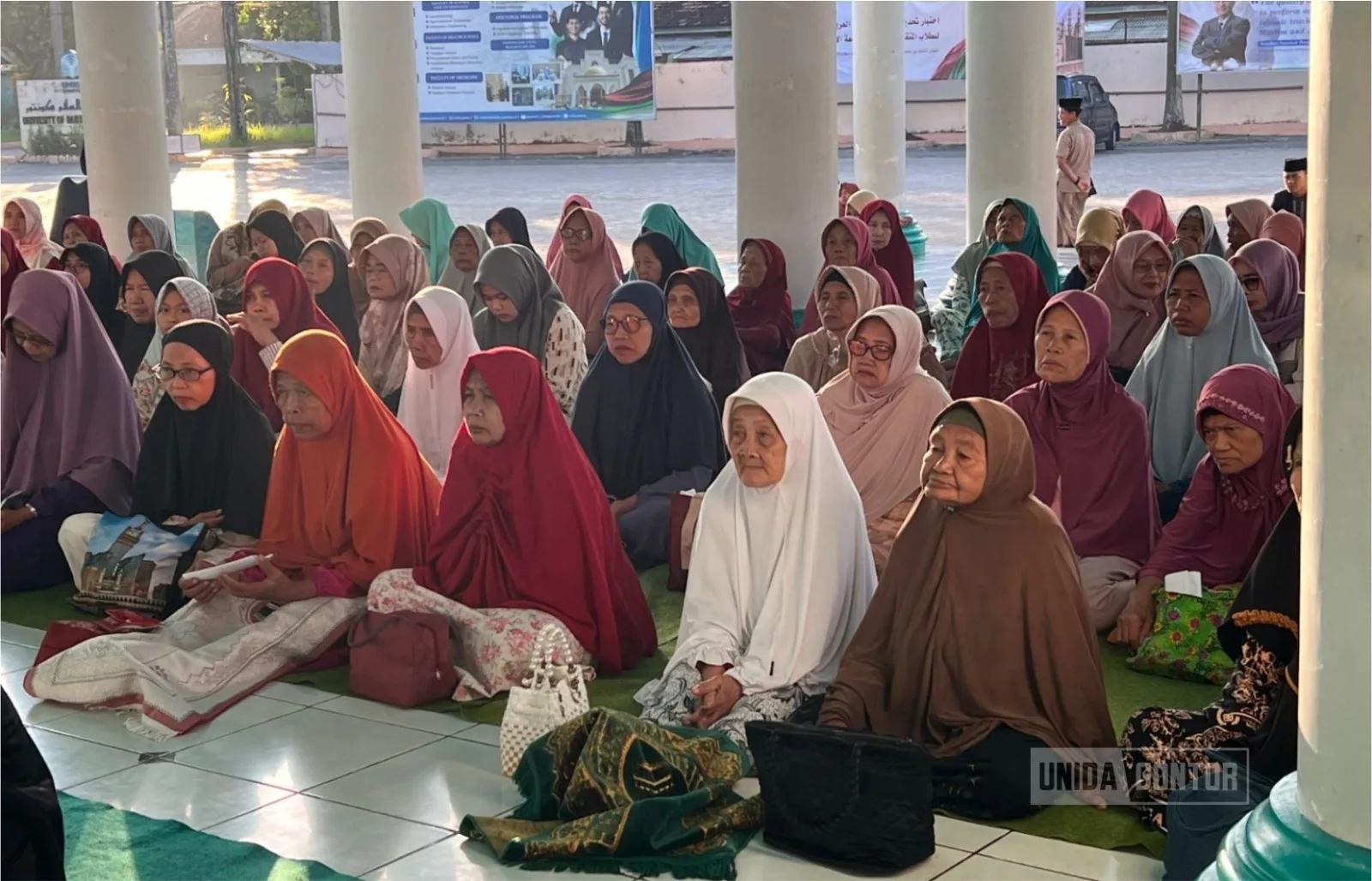 Kajian Ahad Pagi UNIDA Gontor membahas nilai kearifan ibadah qurban di Masjid Jami’