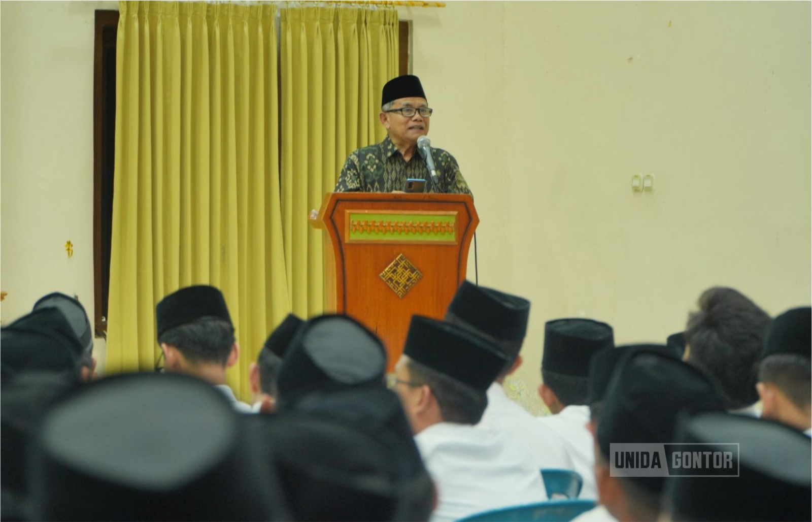 Pelantikan pengurus SEMA dan HMPS Fakultas Ushuluddin UNIDA Gontor masa bakti 2026-2027 di Hall CIOS