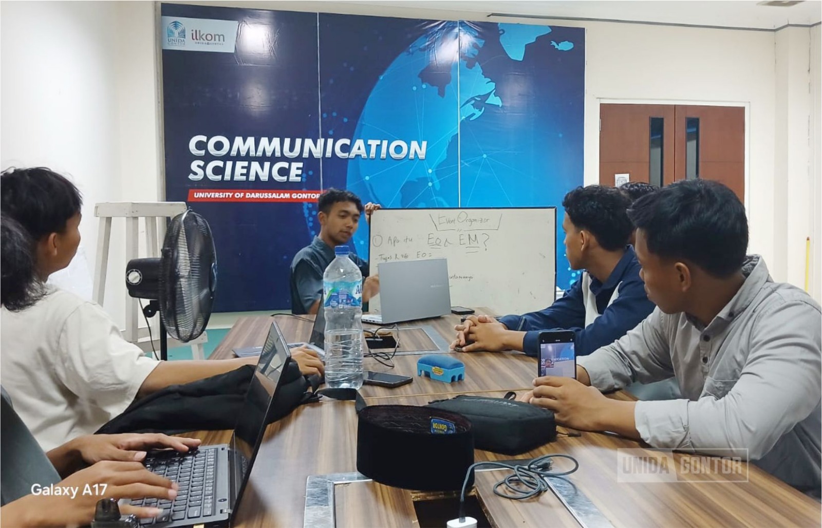 Pelatihan Divisi Event Management mahasiswa Program Studi Ilmu Komunikasi di Laboratorium Public Relation UNIDA Gontor