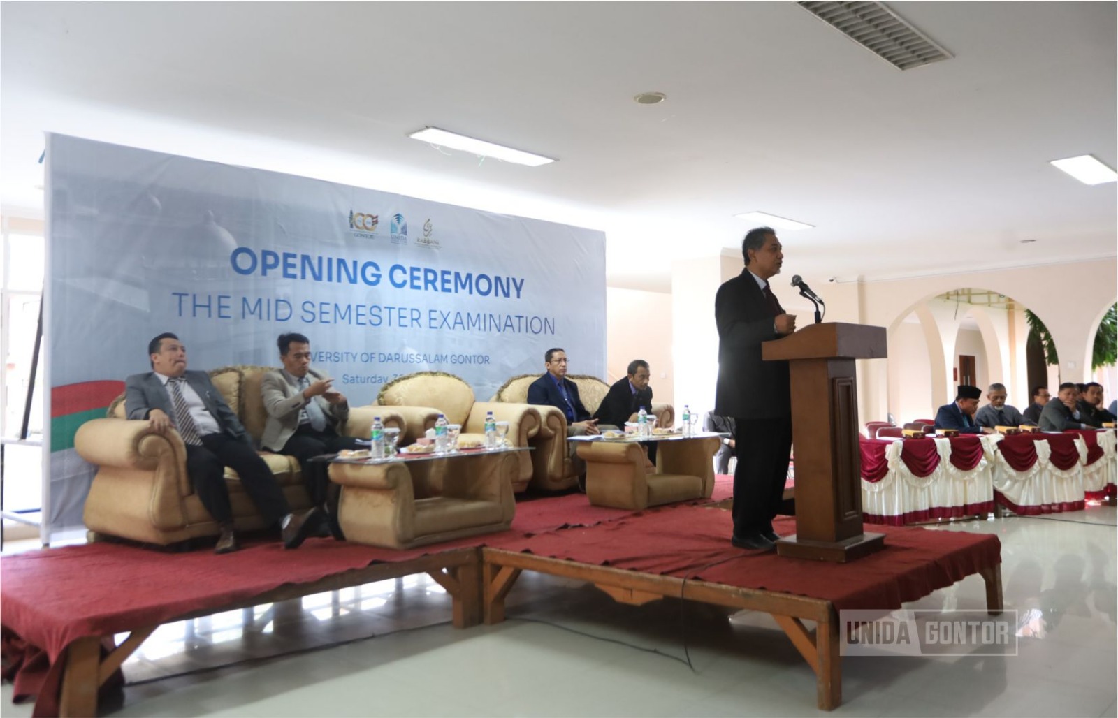 Pembukaan Ujian Tengah Semester UNIDA Gontor di Lobby Gedung Terpadu