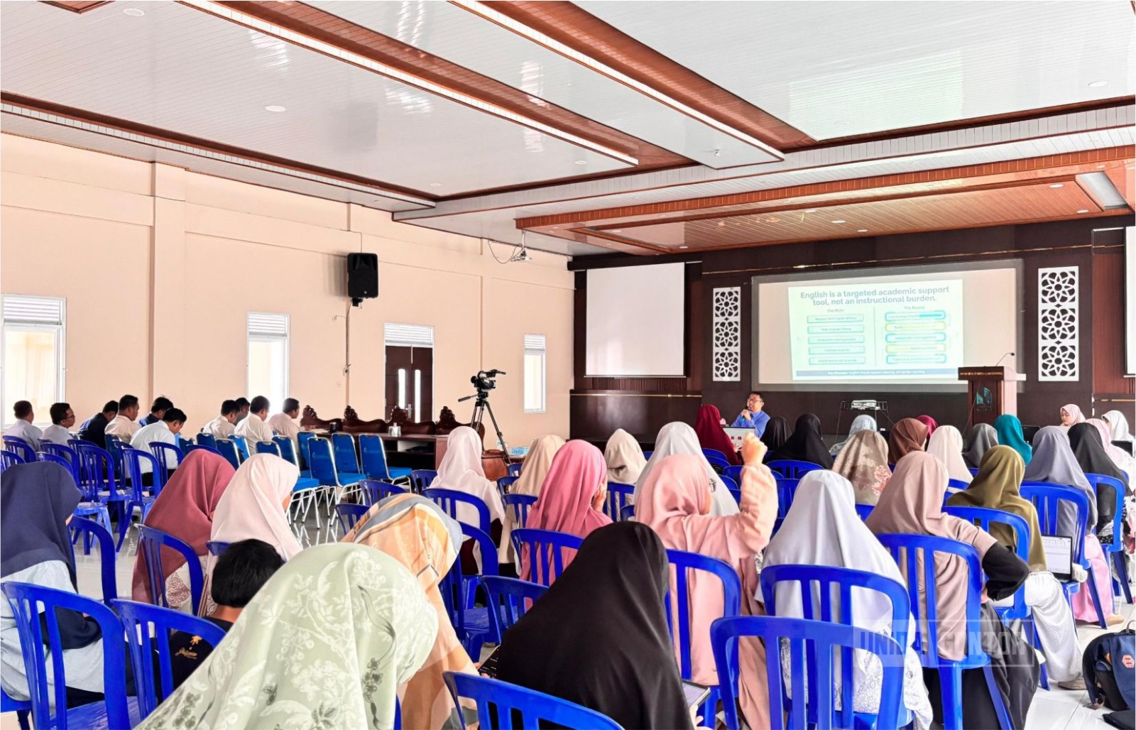 Kegiatan penguatan EMI di UNIDA Gontor