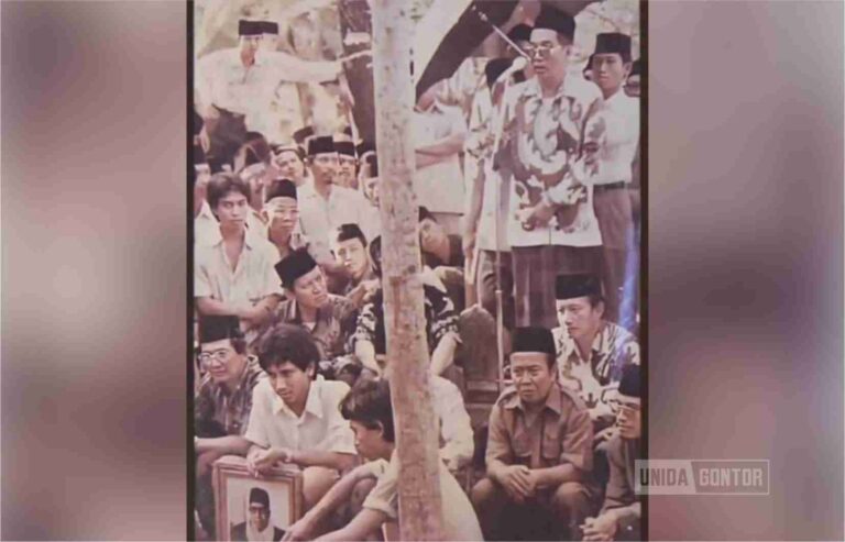 K.H. Imam Zarkasyi dan K.H. Yusuf Hasyim sebagai tokoh pembaru pendidikan pesantren Gontor dan Tebuireng