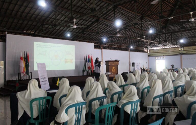 Sosialisasi VMTS Fakultas Humaniora UNIDA Gontor di Aula Kelas C