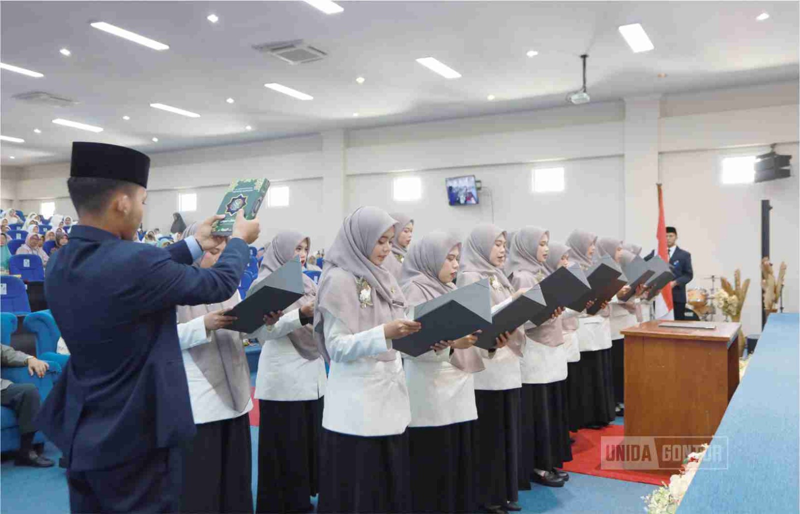 Wisuda dan sumpah apoteker UNIDA Gontor angkatan kedua dengan kelulusan 100 persen