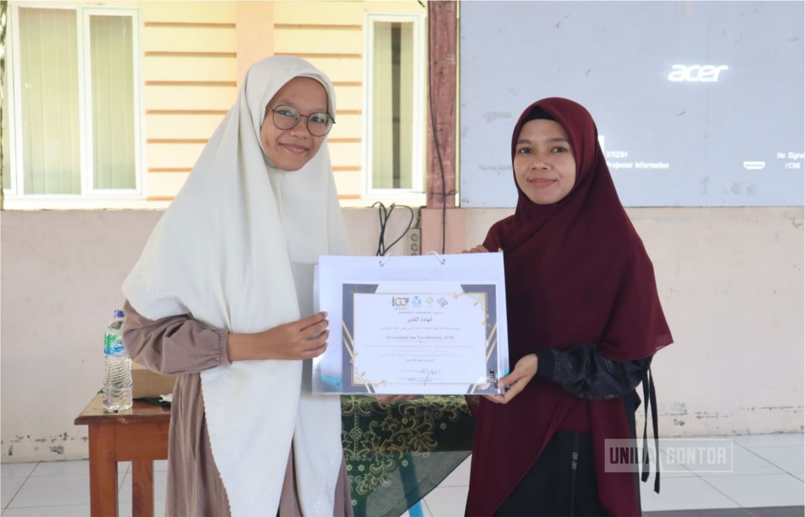 Mahasiswi PBA Fakultas Tarbiyah mengikuti Workshop Al-Ikhtibar bahasa Arab di klaster terbuka