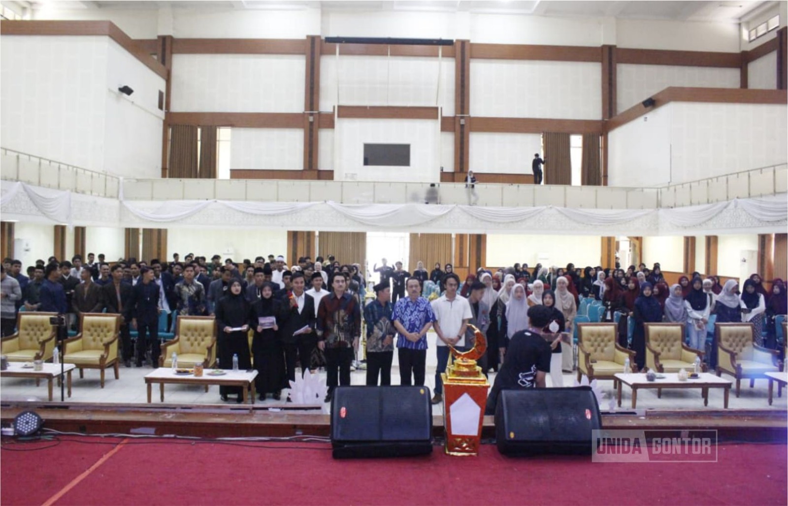 Muhammad Fatih Al-Khalil mahasiswa PBA UNIDA Gontor peraih Juara 2 Qiroatul Akhbar Tingkat ASEAN di Bandung.
