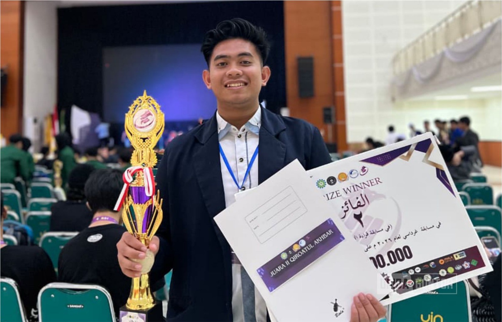 Muhammad Fatih Al-Khalil mahasiswa PBA UNIDA Gontor peraih Juara 2 Qiroatul Akhbar Tingkat ASEAN di Bandung.