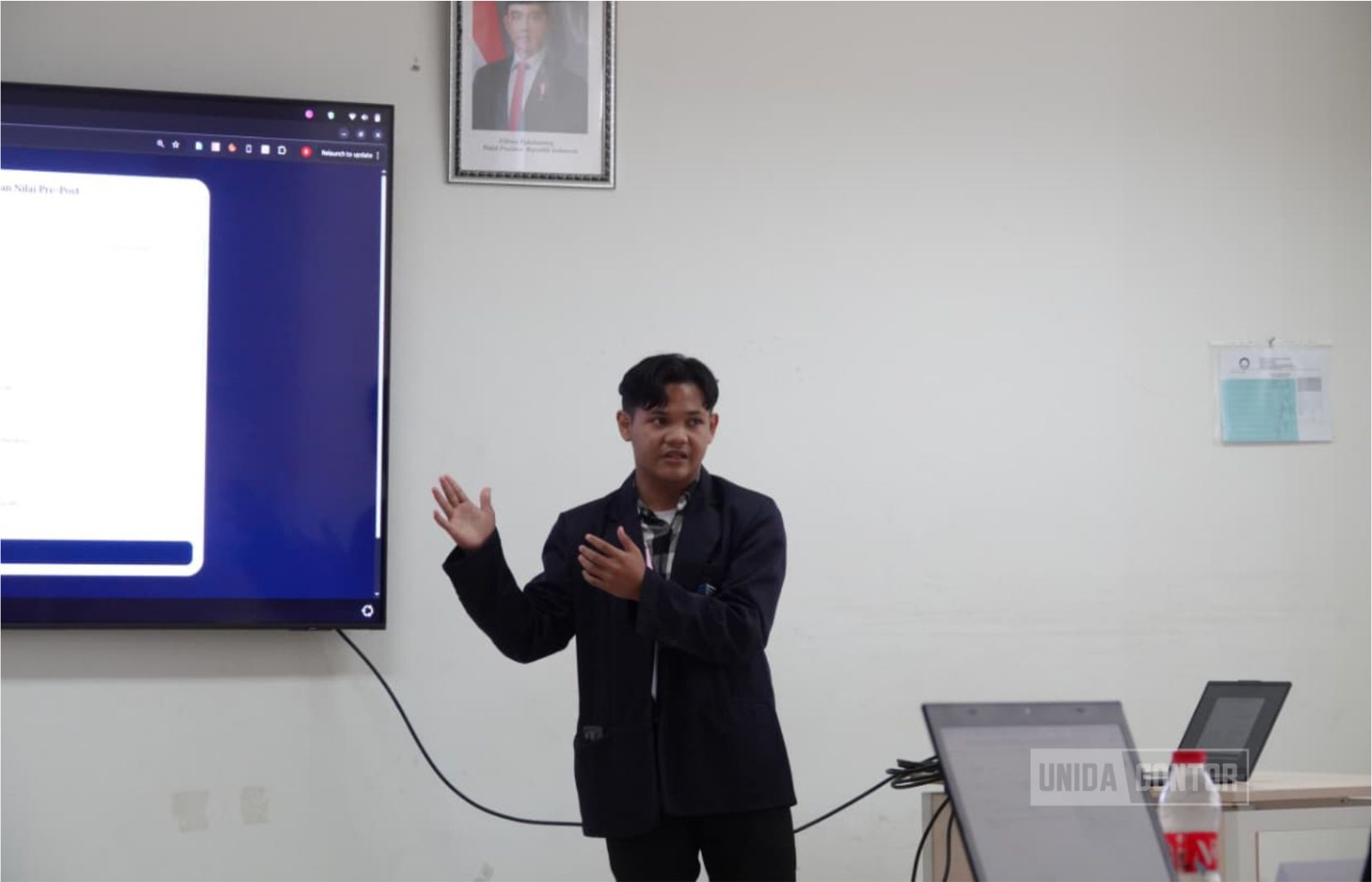 Mahasiswa Teknik Informatika UNIDA Gontor Brucad Al Magribi meraih Juara Tiga kategori Web Development pada JKBFEST Nasional 2026 di Politeknik Negeri Cilacap (PNC).