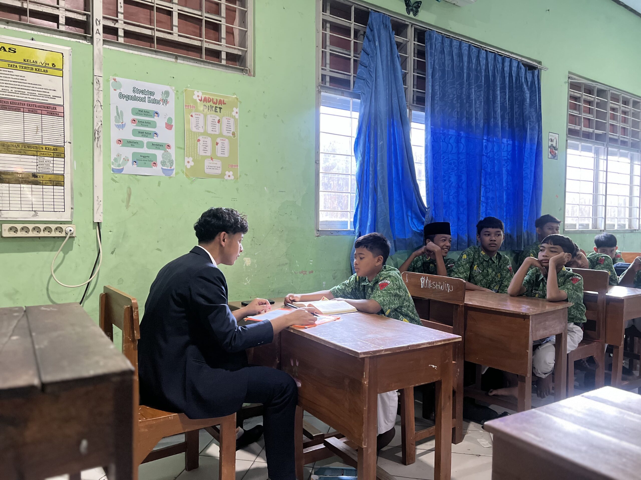 Pelaksanaan pretest Quranic Camp oleh Markaz Al-Qur’an UNIDA Gontor bersama siswa MTsN 1 Ponorogo