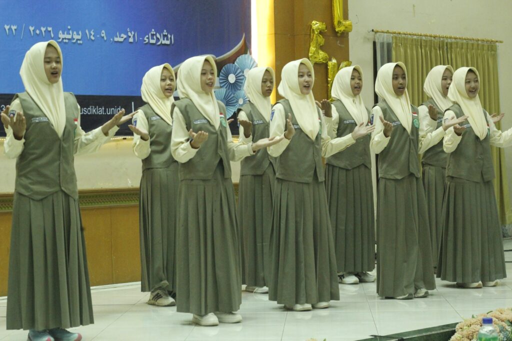 Penutupan Arabic Quranic Camp MTsN 1 Trenggalek di Hall CIOS UNIDA Gontor berlangsung meriah