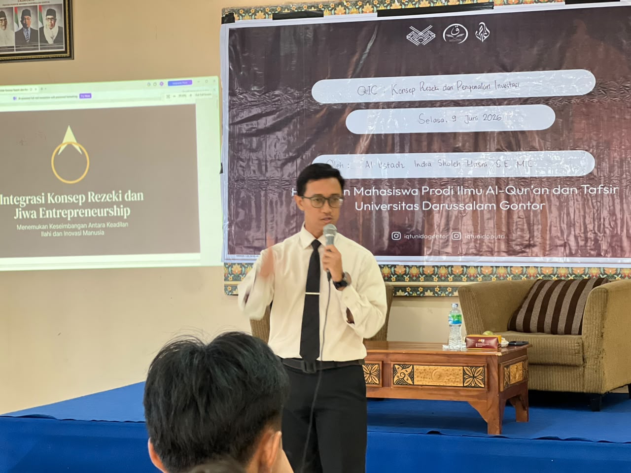 Seminar Konsep Rezeki dan Investasi mahasiswa Ilmu Al-Qur’an dan Tafsir UNIDA Gontor