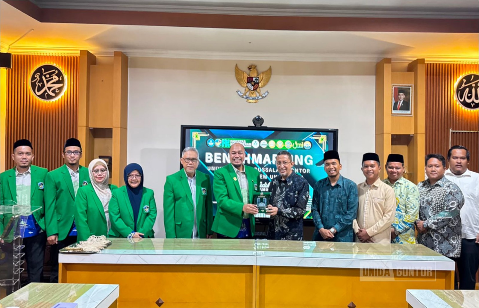 Delegasi UNIDA Gontor melakukan silaturahmi dan benchmarking sistem boarding university di Fakultas Kedokteran UMI