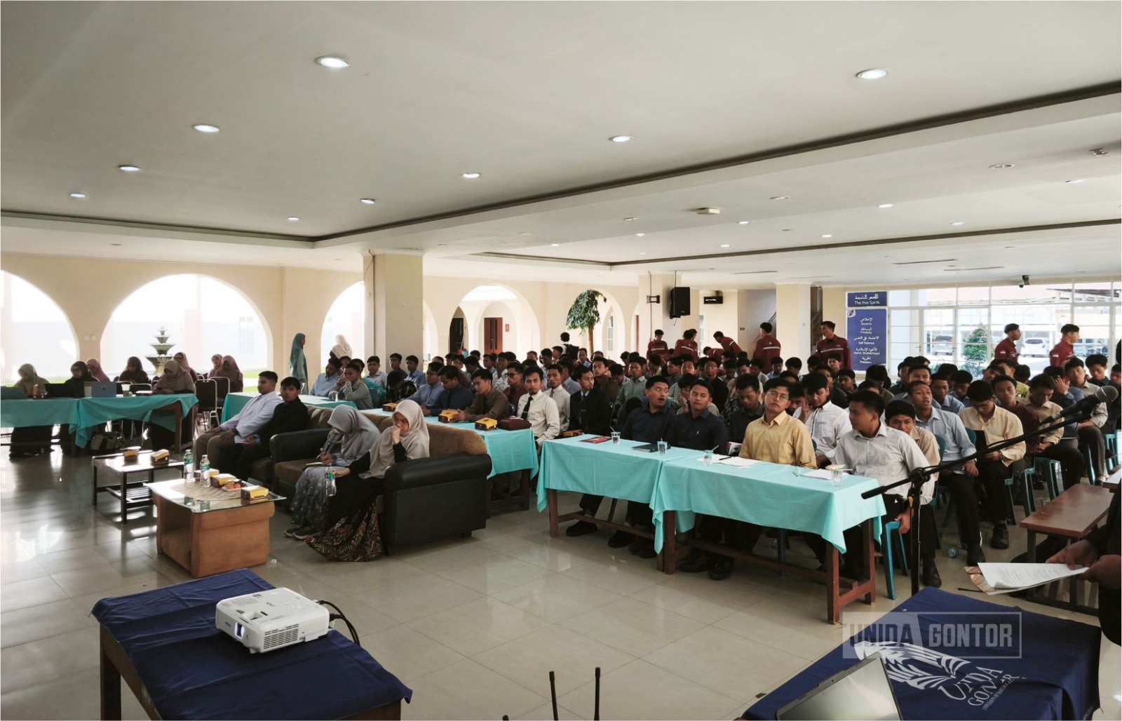 Talk Show Kesehatan HTTS 2026 tentang Kawasan Tanpa Rokok di UNIDA Gontor