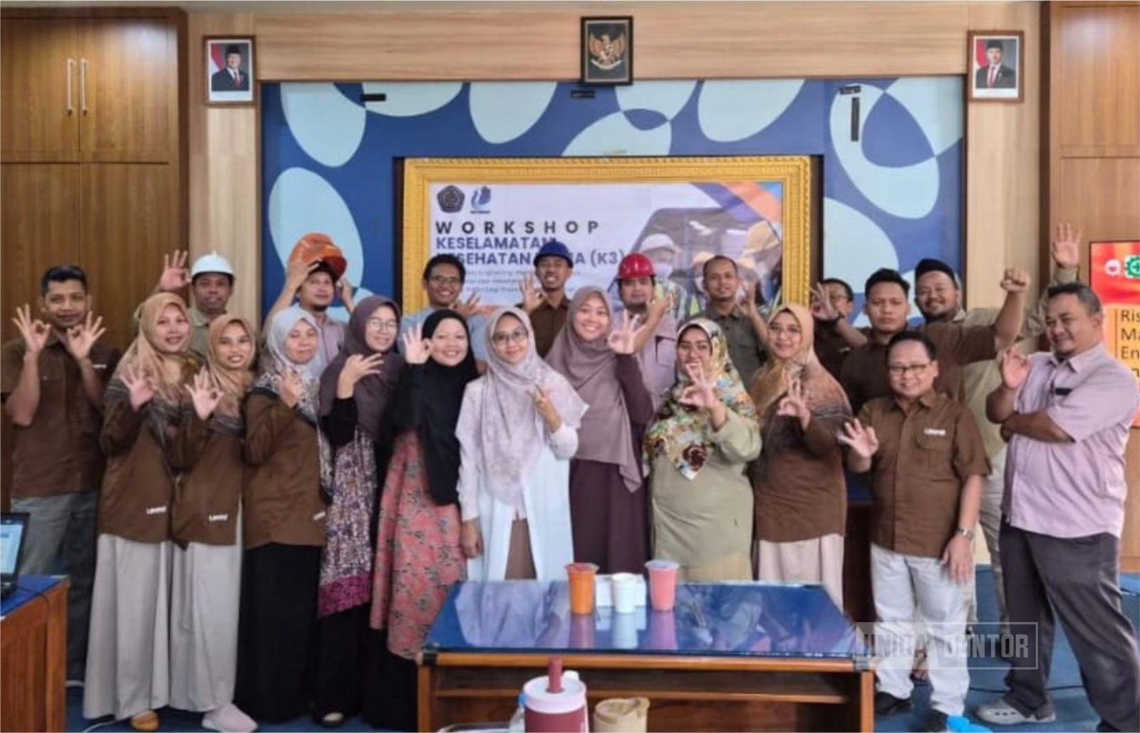 Dosen Prodi K3 UNIDA Gontor memberikan materi workshop implementasi K3L kepada praktisi teknik di Fakultas Teknik Universitas Muhammadiyah Ponorogo.