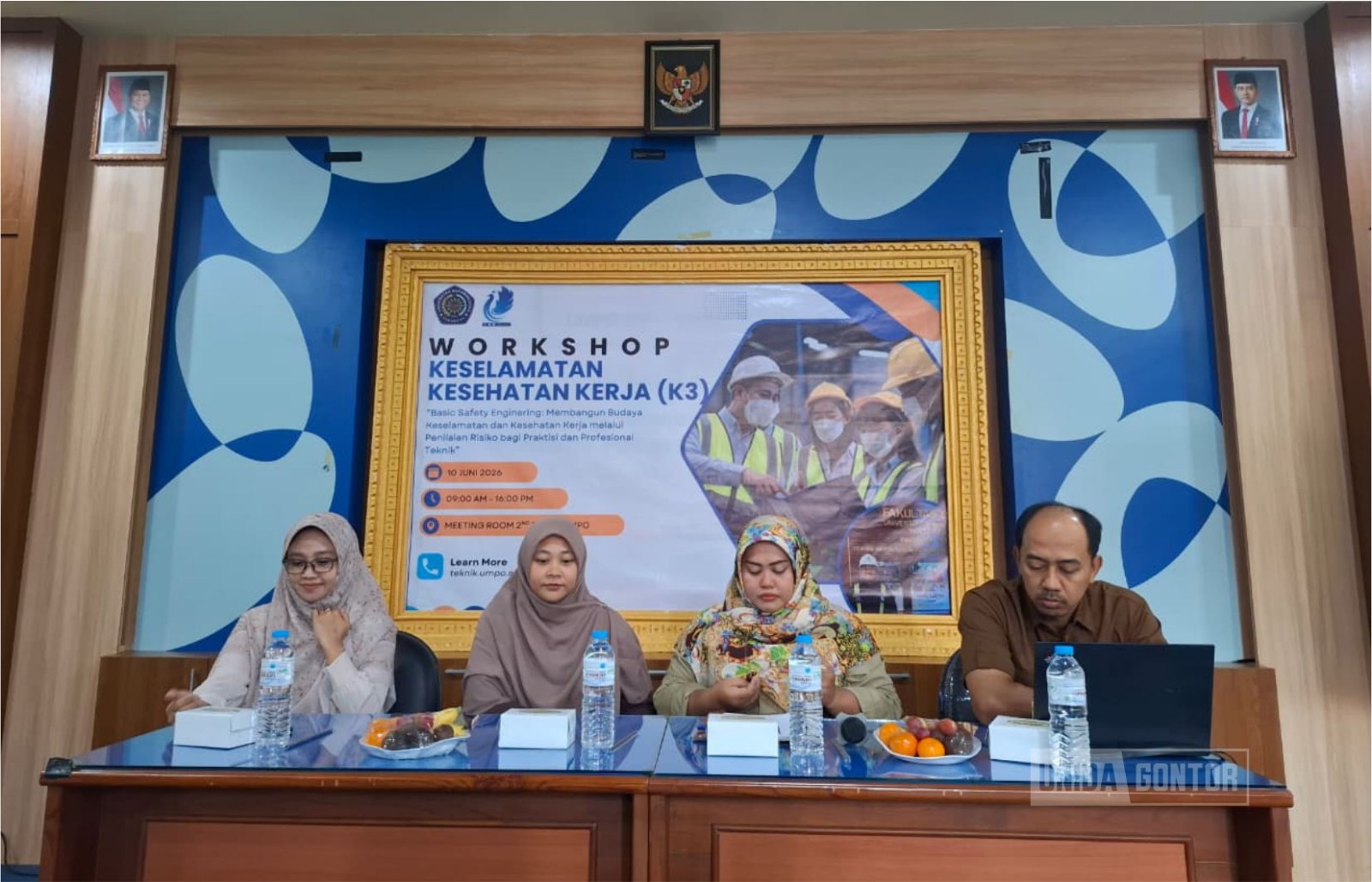 Dosen Prodi K3 UNIDA Gontor memberikan materi workshop implementasi K3L kepada praktisi teknik di Fakultas Teknik Universitas Muhammadiyah Ponorogo.