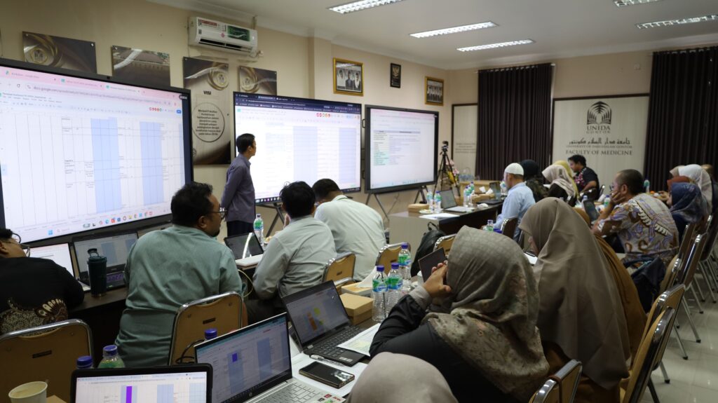 Workshop mikro kurikulum Fakultas Kedokteran UNIDA Gontor bersama tim pendamping UII Yogyakarta