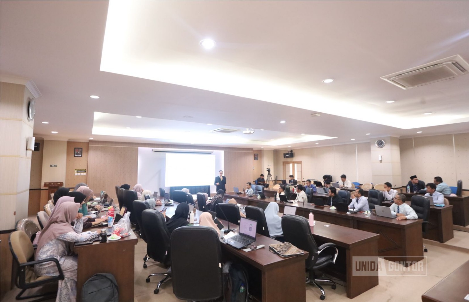 Dosen UNIDA Gontor mengikuti Workshop Perencanaan dan Penilaian Pembelajaran Berbasis Outcome-Based Education (OBE) yang diselenggarakan LP2IP.