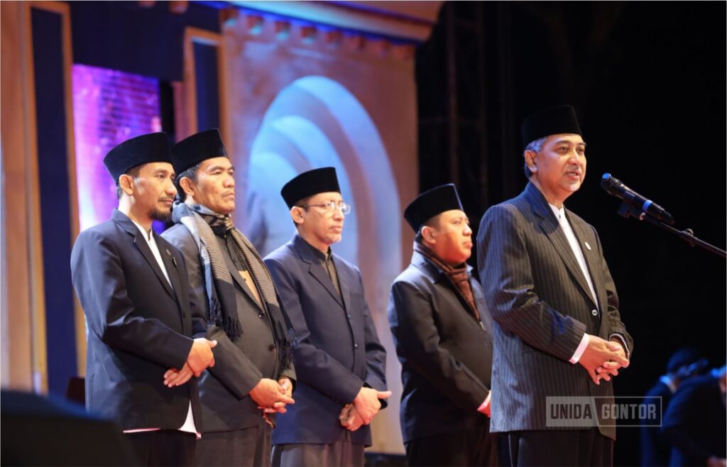 Al-Hambra Spectacular Show X: Beyond The Legacy pada Milad ke-63 UNIDA Gontor di panggung utama Gedung Terpadu.