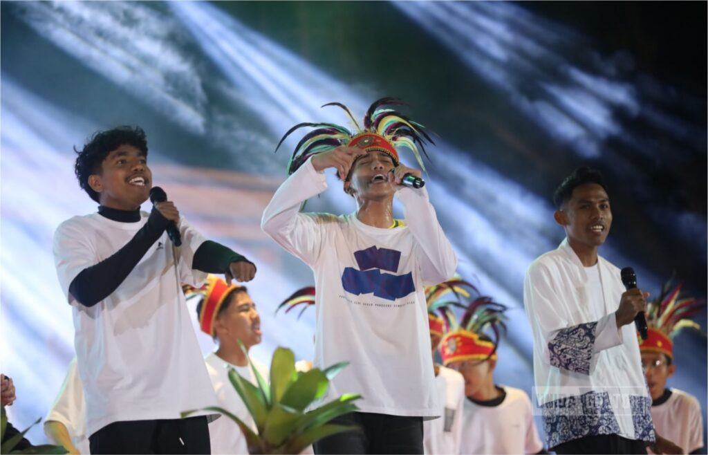 Al-Hambra Spectacular Show X: Beyond The Legacy pada Milad ke-63 UNIDA Gontor di panggung utama Gedung Terpadu.