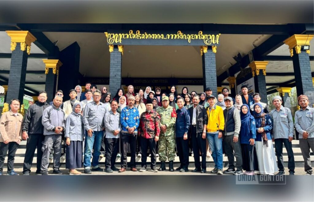 UNIDA Gontor Ikuti KKN Kolaboratif ASPIKOM Jatim di Tengger