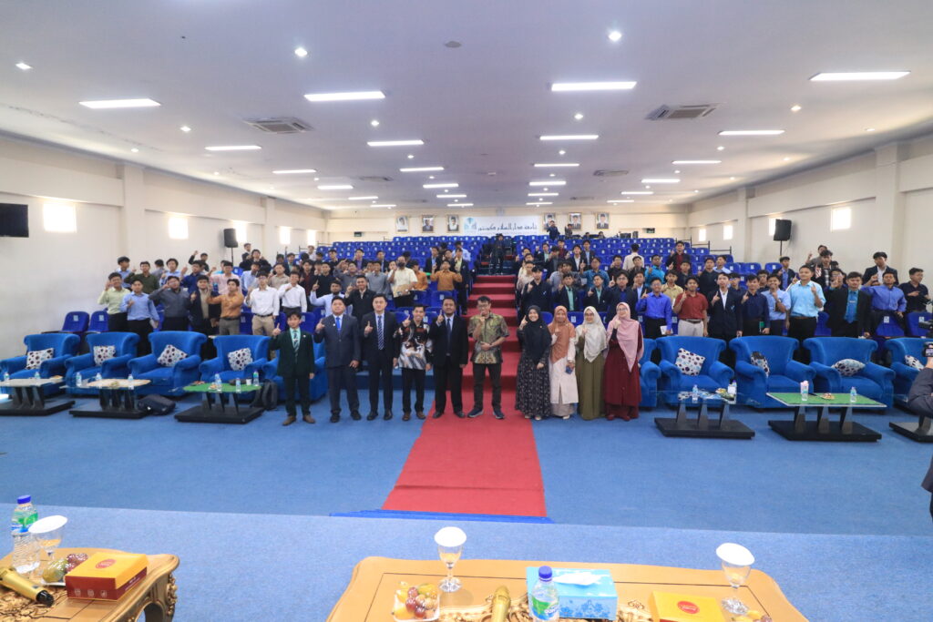 LABIRIN UNIDA Gontor menghadirkan pakar Hubungan Internasional UMY dalam public lecture dan persiapan karier akademik mahasiswa