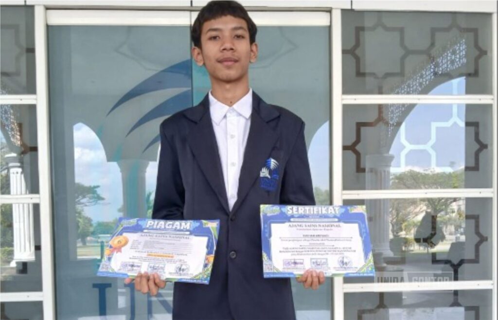 Mahasiswa UNIDA Gontor Raih Medali Emas Nasional Bidang Bahasa Arab