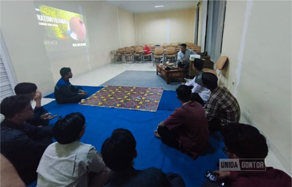 UKM Thibbun Nabawi UNIDA Gontor menggelar pelatihan dan praktik bekam bersama narasumber dari Persatuan Bekam Indonesia Cabang Ponorogo.