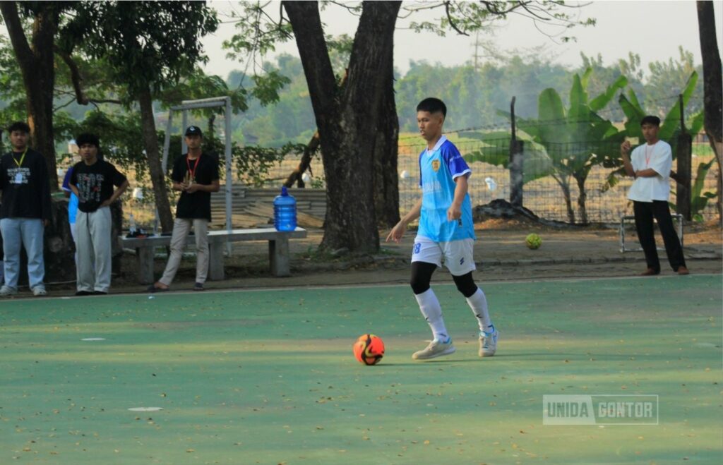 Pembukaan Rector Cup Futsal Milad ke-63 UNIDA Gontor bersama peserta turnamen
