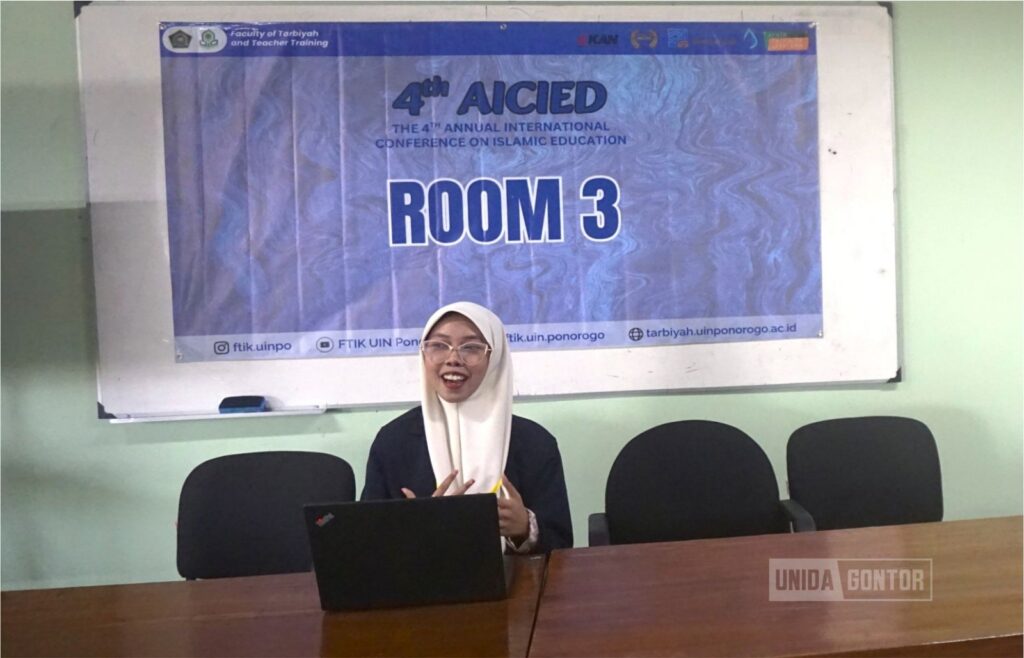 Mahasiswi TBI UNIDA Gontor presentasi penelitian di AICIED 2026 Ponorogo
