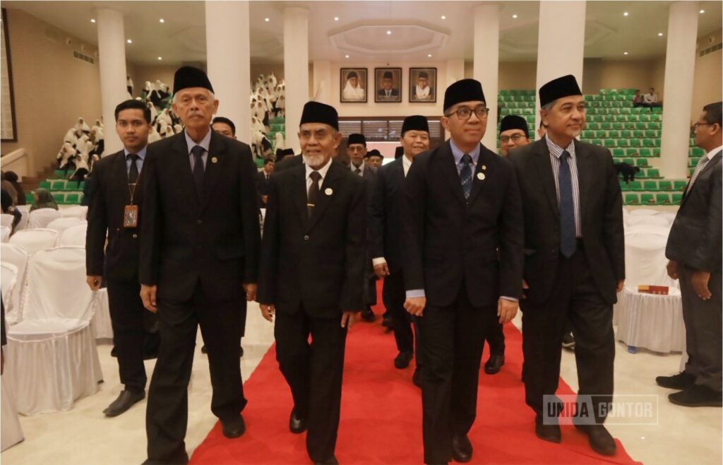 Reuni Akbar Alumni PTD IPD ISID UNIDA Gontor bersama pimpinan dan tamu kehormatan